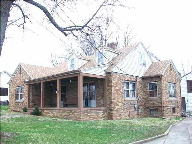 515 E Locust St, Boonville, IN 47601 photo 2