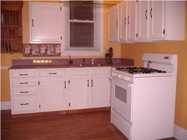 1428 E Sycamore St, Evansville, IN 47714 photo 2