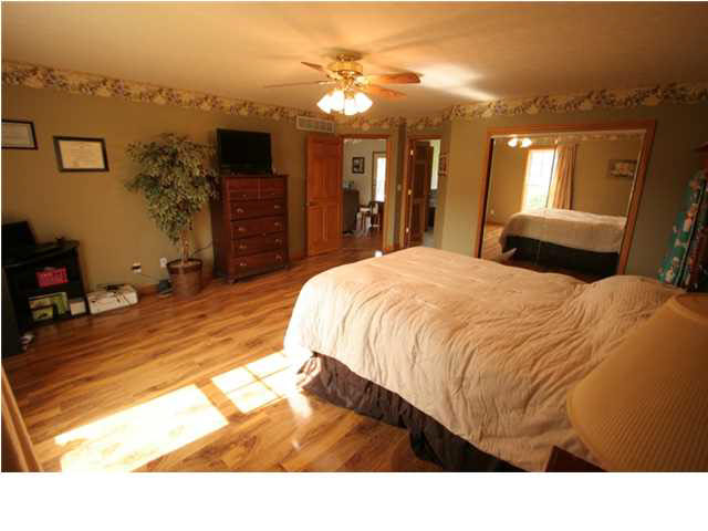 6605 S Dale Dr, Huntingburg, IN 47542 photo 9