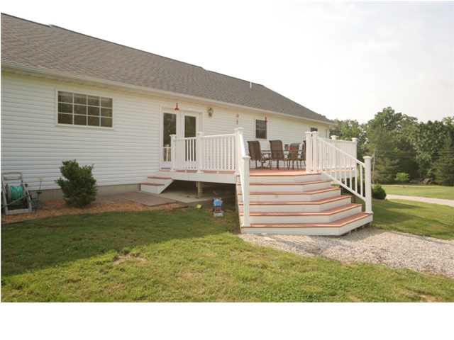 6605 S Dale Dr, Huntingburg, IN 47542 photo 3