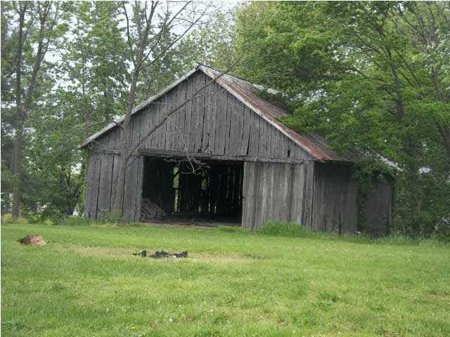 2343 N Chestnut St, Huntingburg, IN 47542 photo 4