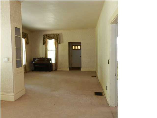 210 S Main St, Owensville, IN 47665 photo 5