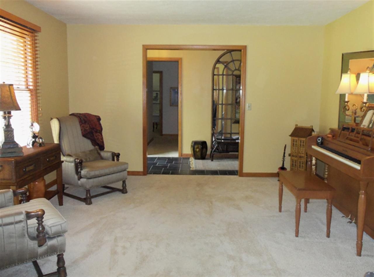 7733 Hillsboro Dr, Newburgh, IN 47630 photo 4