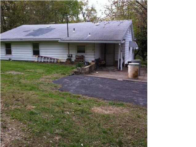 6915 Little Schaefer Rd, Evansville, IN 47720 photo 2