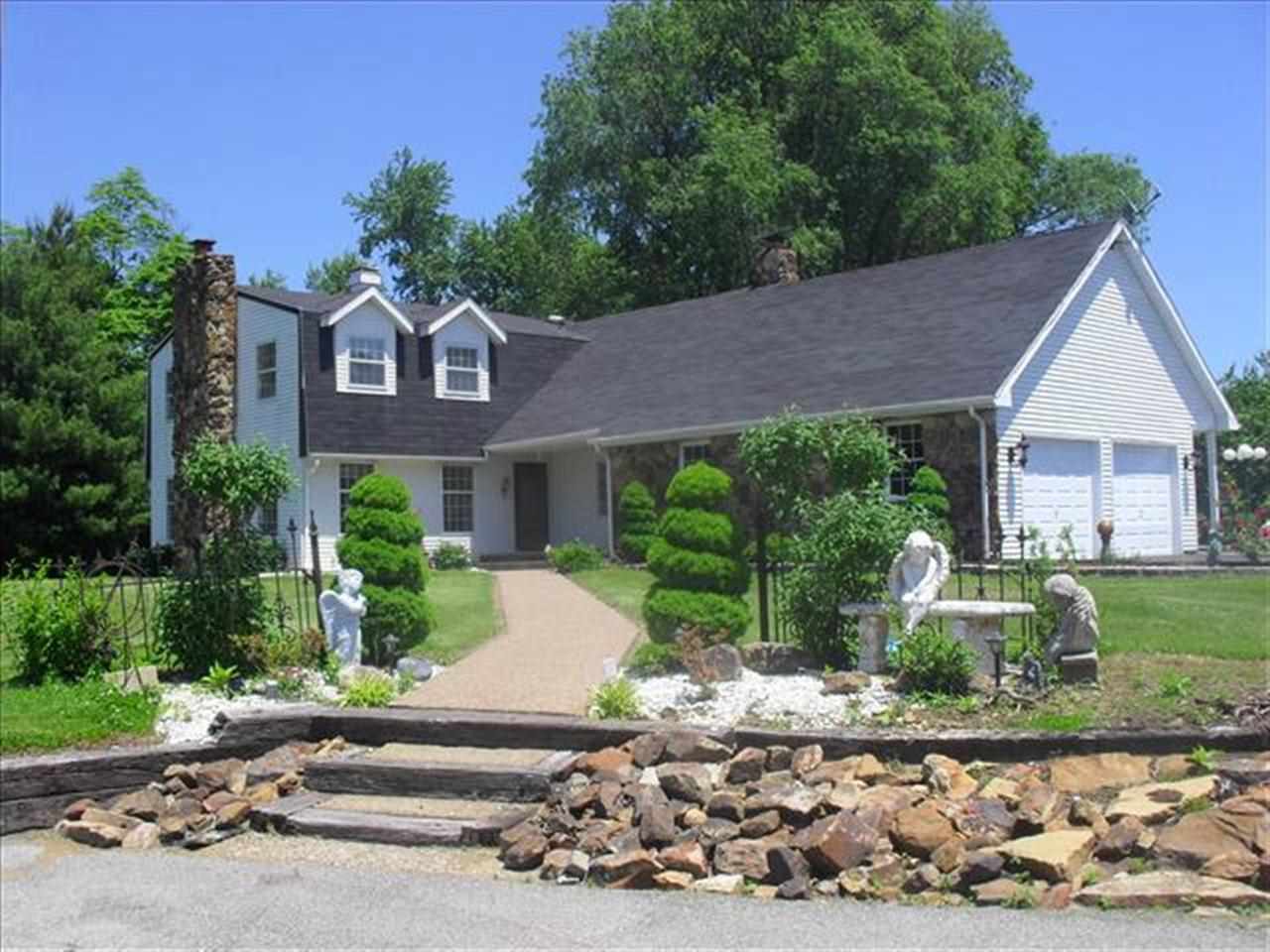 344 N Center Rd, Boonville, IN 47601 photo 1