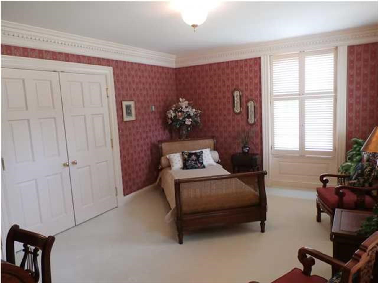 10405 Old Plantation Dr, Evansville, IN 47725 photo 9