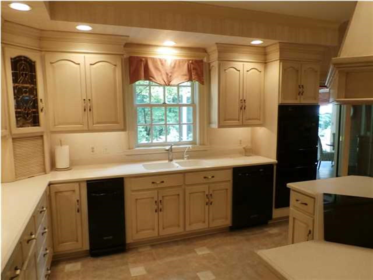 10405 Old Plantation Dr, Evansville, IN 47725 photo 3