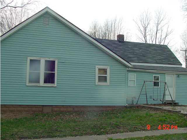 217 E 3rd St, Bicknell, IN 47512 photo 2
