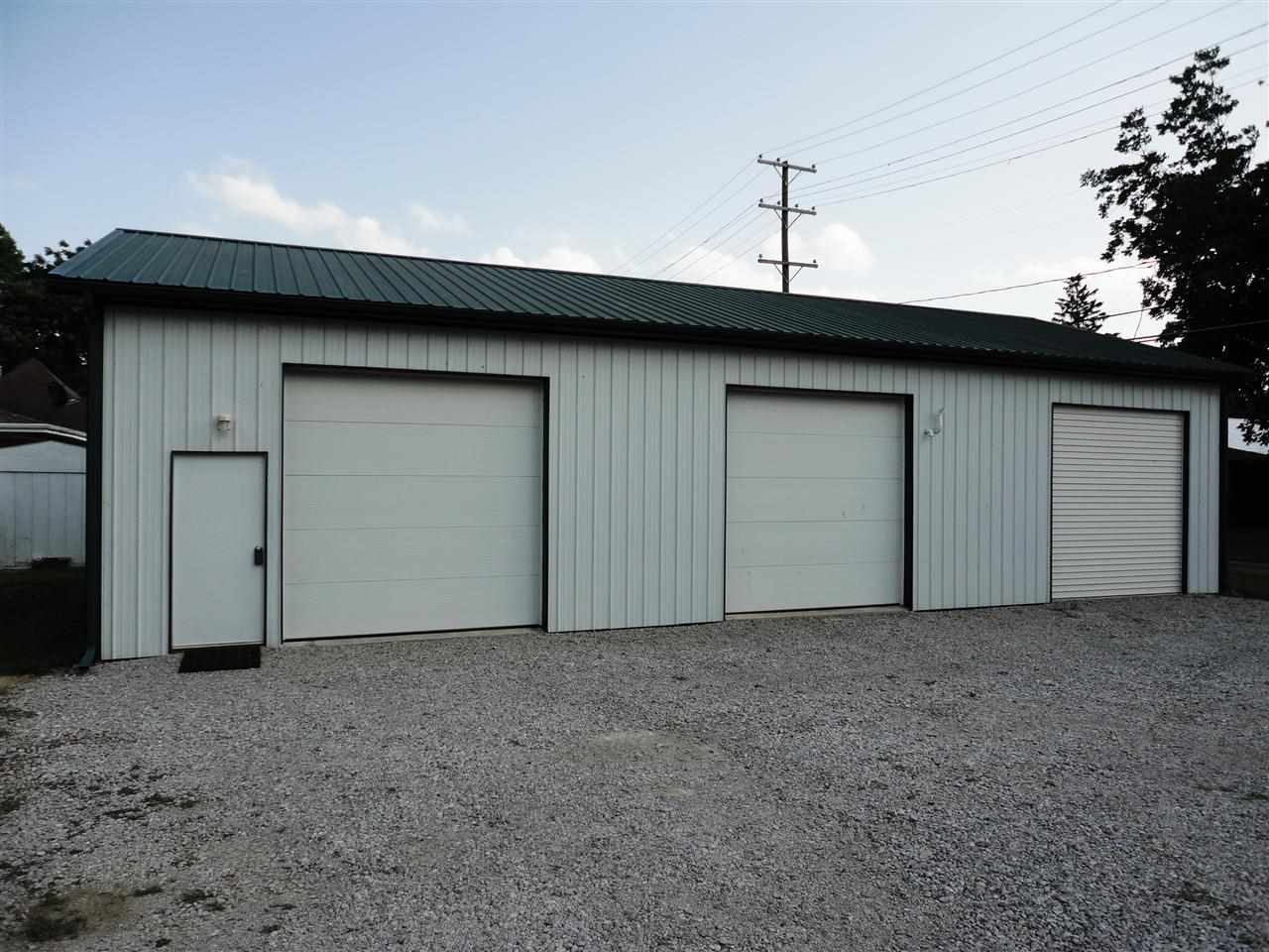 711 Mill St, Mount Vernon, IN 47620 photo 2