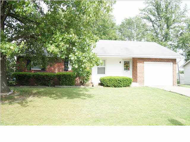 1402 Wilson St, Boonville, IN 47601 photo 2