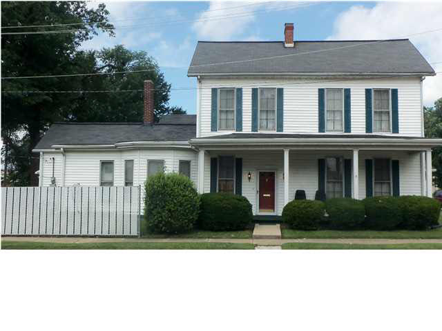 413 E Flora St, Washington, IN 47501 photo 1