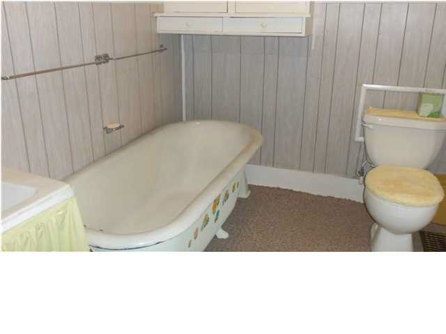 413 E Flora St, Washington, IN 47501 photo 4