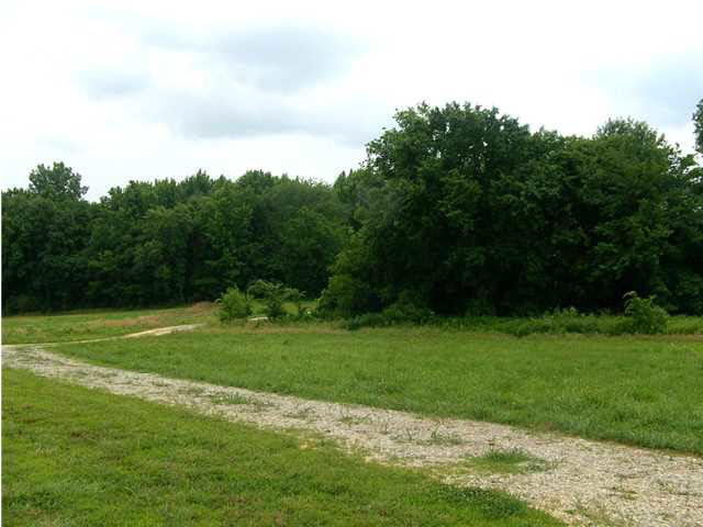 4700 Calico Dr, Mount Vernon, IN 47620 photo 2