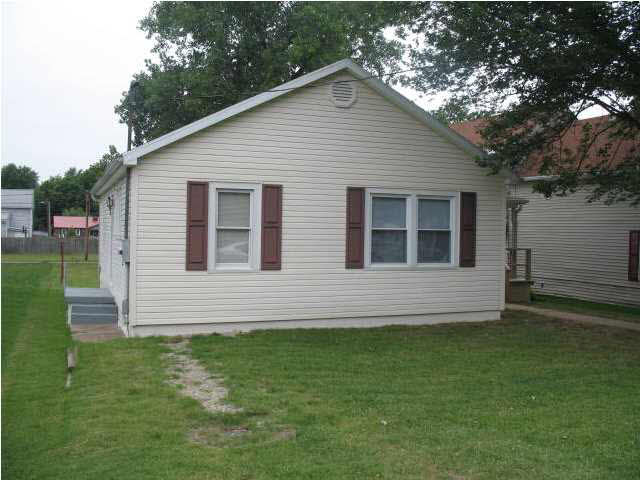 723 16th St, Tell City, IN 47586 photo 2