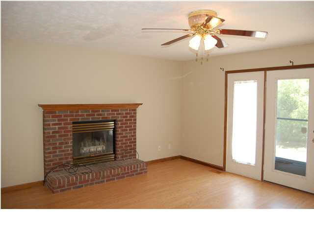 4946 Eau Claire Ln, Newburgh, IN 47630 photo 4