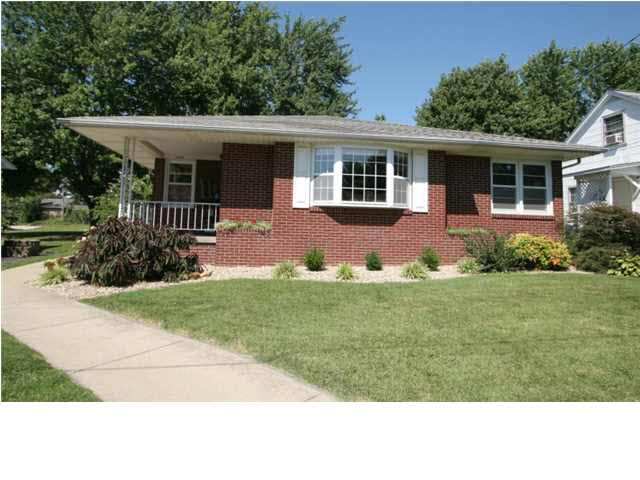 1533 Dewey St, Jasper, IN 47546 photo 1