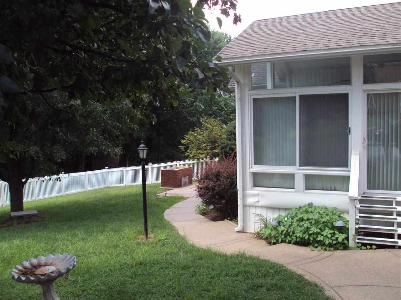 1512 Regents Park Rd, Evansville, IN 47710 photo 3