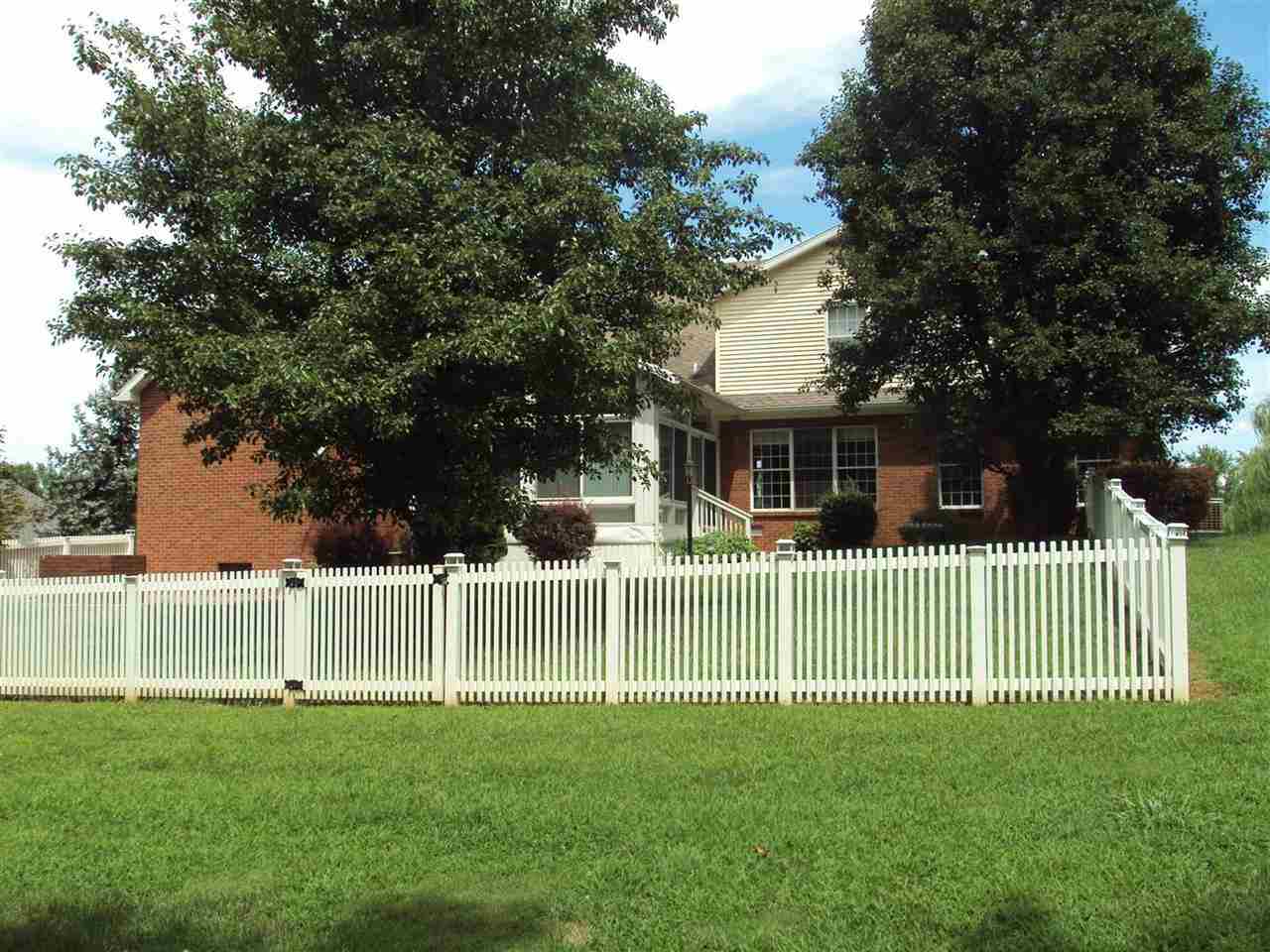 1512 Regents Park Rd, Evansville, IN 47710 photo 2