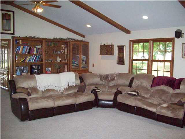 1106 Wagner Dr, Washington, IN 47501 photo 5
