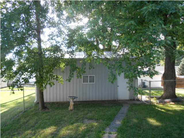 1205 NE 5th St, Washington, IN 47501 photo 4