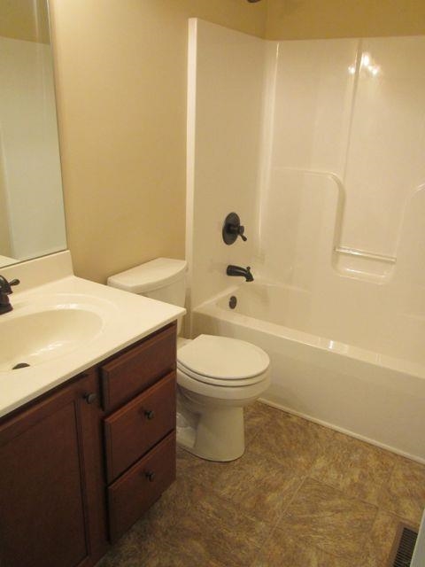 302 E Rock Rd, Owensville, IN 47665 photo 10