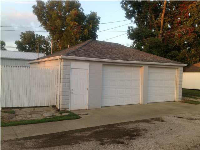 301 Elm St, Haubstadt, IN 47639 photo 5