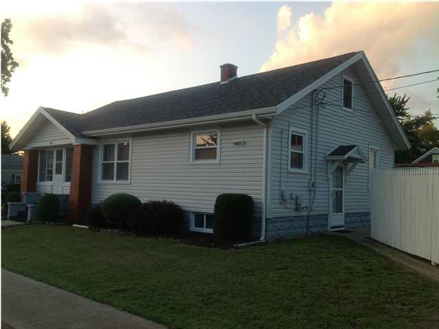301 Elm St, Haubstadt, IN 47639 photo 2