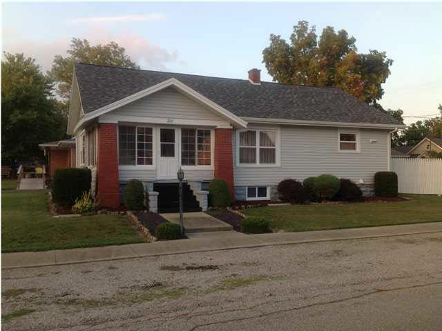 301 Elm St, Haubstadt, IN 47639 photo 1