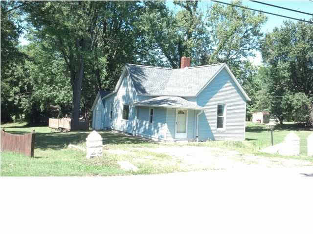 1715 Bedford Rd, Washington, IN 47501 photo 2