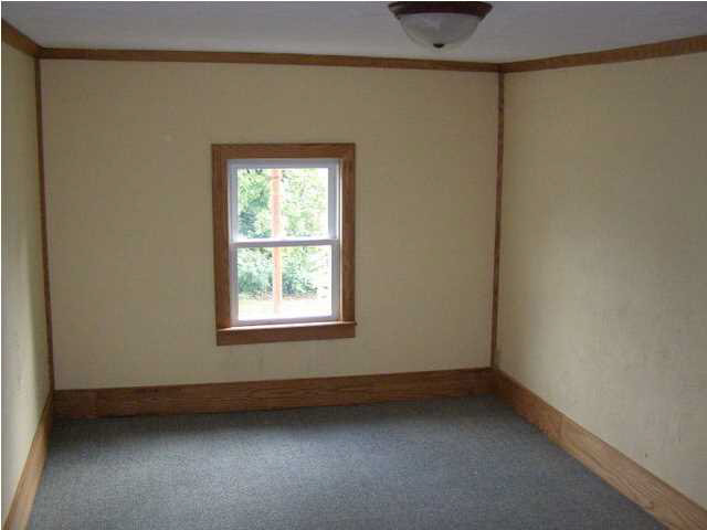 110 S Gibson St, Oakland City, IN 47660 photo 8