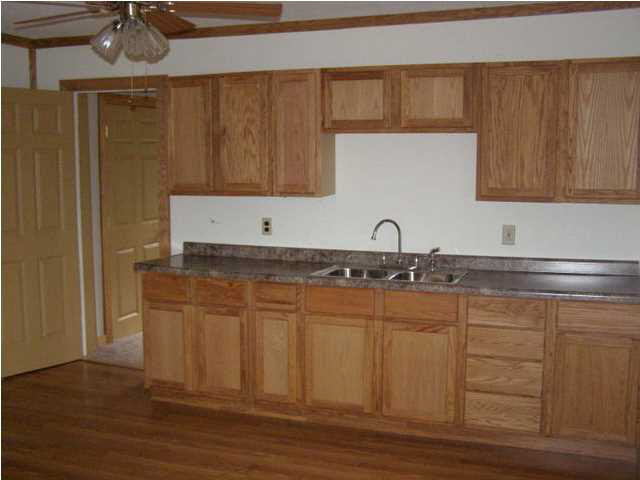 110 S Gibson St, Oakland City, IN 47660 photo 5