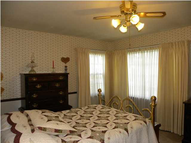 501 N Hull St, Fort Branch, IN 47648 photo 6