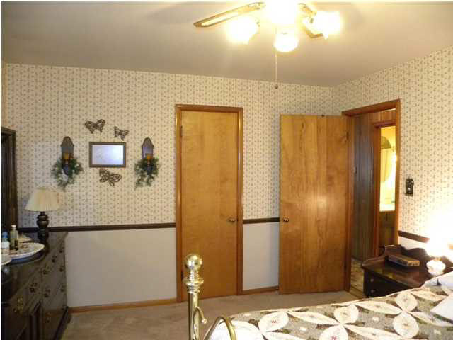 501 N Hull St, Fort Branch, IN 47648 photo 8
