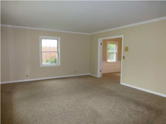 451 Plaza Dr, Evansville, IN 47715 photo 2
