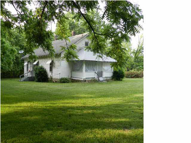 1772 E Giro Rd, Hazleton, IN 47640 photo 1