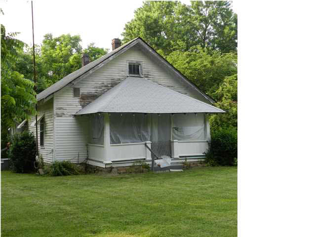 1772 E Giro Rd, Hazleton, IN 47640 photo 2