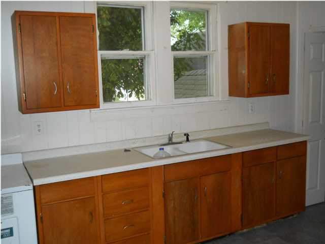 715 E Fourth St, Mount Vernon, IN 47620 photo 3