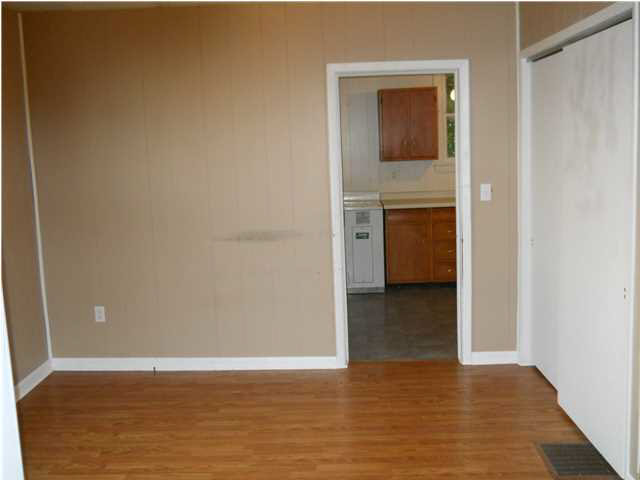 715 E Fourth St, Mount Vernon, IN 47620 photo 4