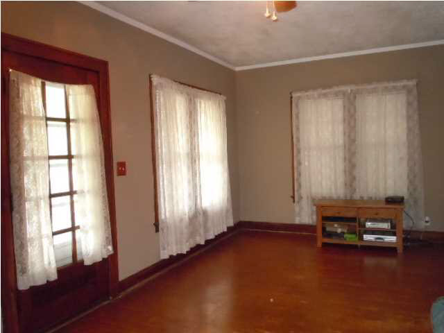 1323 E Riverside Dr, Evansville, IN 47714 photo 4