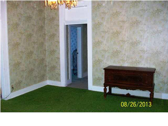 614 N 4th St, Vincennes, IN 47591 photo 5