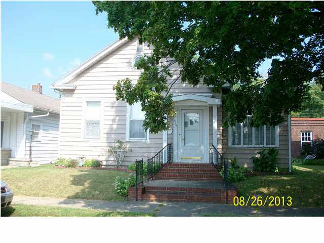 614 N 4th St, Vincennes, IN 47591 photo 1