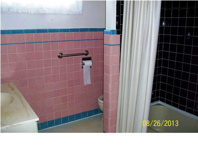 614 N 4th St, Vincennes, IN 47591 photo 9
