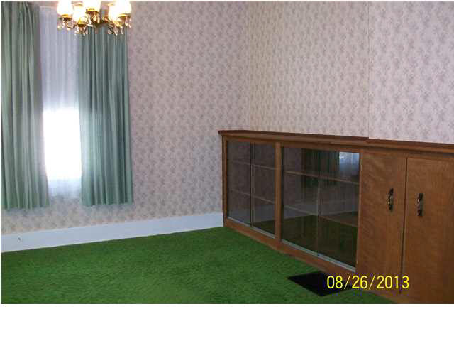 614 N 4th St, Vincennes, IN 47591 photo 3