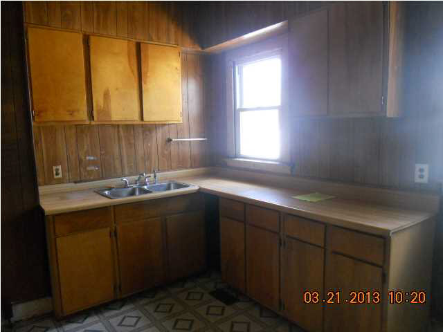 1610 Howard St, Evansville, IN 47713 photo 5