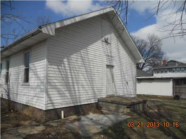 1610 Howard St, Evansville, IN 47713 photo 11