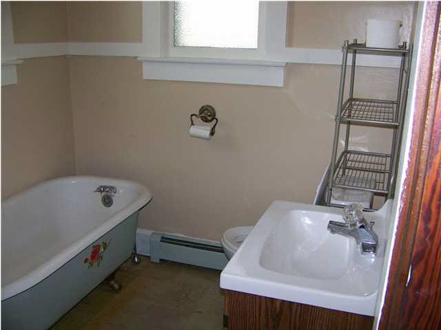 704 E Water St, Mount Vernon, IN 47620 photo 9