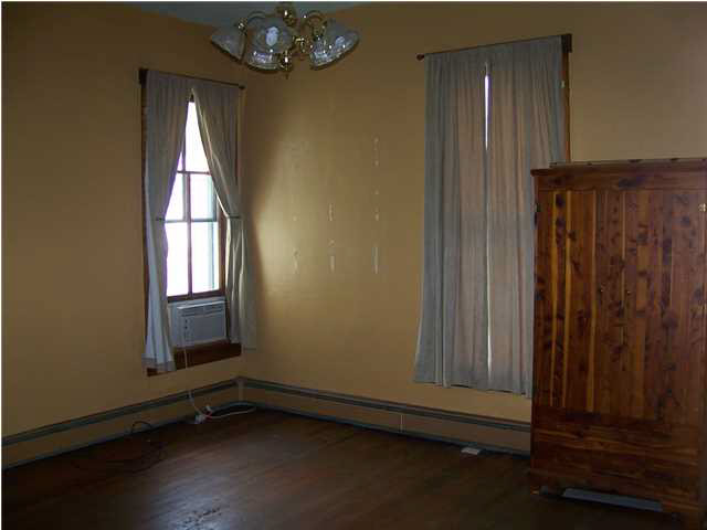 704 E Water St, Mount Vernon, IN 47620 photo 8