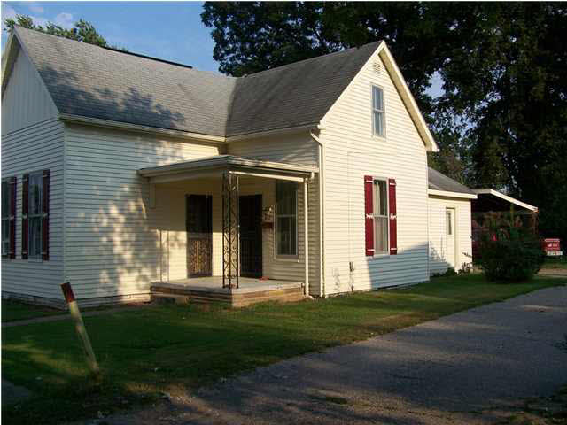 704 E Water St, Mount Vernon, IN 47620 photo 2
