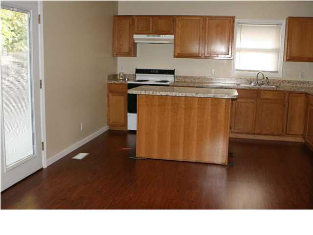 1320 Harlaxton Rd, Evansville, IN 47725 photo 4