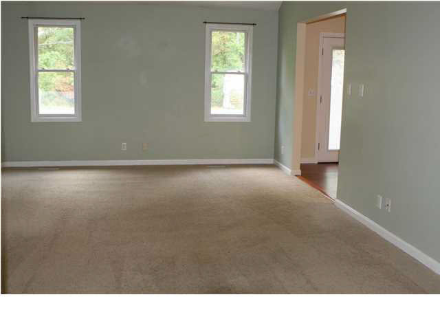 1320 Harlaxton Rd, Evansville, IN 47725 photo 3